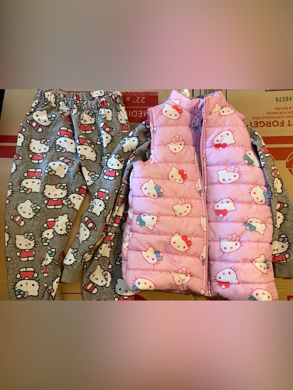 Girls size 8/10 3 piece hello kitty outfit